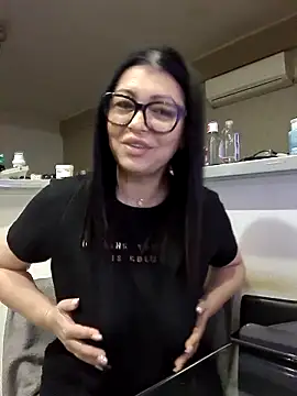 Snapshot of Milf_Abigail chatting on October 2025 12:22:02 AM Milf Abigail online show from October 2025 12:22:02 AM