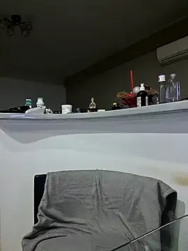 Snapshot of Milf_Abigail chatting on October 2025 01:09:01 AM Milf Abigail online show from October 2025 01:09:01 AM