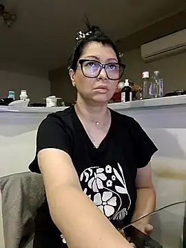 Snapshot of Milf_Abigail chatting on October 2025 01:08:02 AM Milf Abigail online show from October 2025 01:08:02 AM