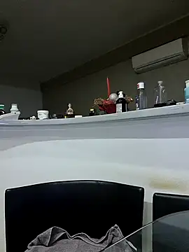 Snapshot of Milf_Abigail chatting on October 2025 02:00:01 AM Milf Abigail online show from October 2025 02:00:01 AM