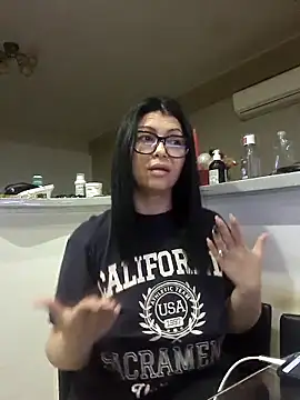 Snapshot of Milf_Abigail chatting on October 2025 12:30:02 AM Milf Abigail online show from October 2025 12:30:02 AM