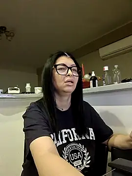 Snapshot of Milf_Abigail chatting on November 2025 01:33:02 AM Milf Abigail online show from November 2025 01:33:02 AM