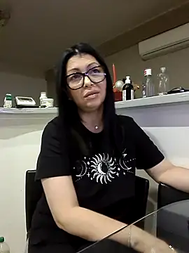 Snapshot of Milf_Abigail chatting on November 2025 10:33:02 PM Milf Abigail online show from November 2025 10:33:02 PM