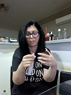 Snapshot of Milf_Abigail chatting on November 2025 02:15:02 AM Milf Abigail online show from November 2025 02:15:02 AM