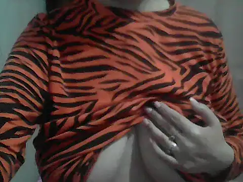 AnaXBerry online show from April 2026 06:52:01 PM