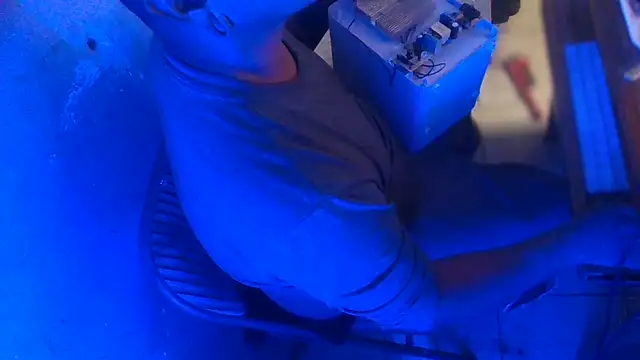 AlanDickson online show from December 2025 02:27:01 AM