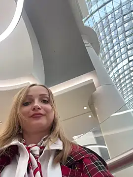 LadyTatiana Madam online show from December 2025 03:10:01 PM