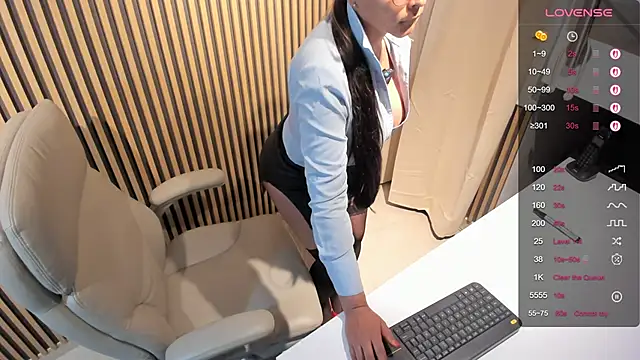 lulu 072 online show from February 2025 11:14:02 PM