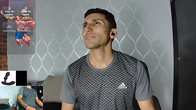 Snapshot of Marck_Muscle chatting on February 2025 02:18:01 AM Marck Muscle online show from February 2025 02:18:01 AM