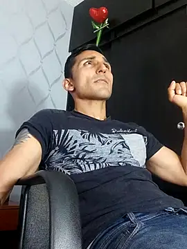 Snapshot of Marck_Muscle chatting on March 2025 10:16:02 PM Marck Muscle online show from March 2025 10:16:02 PM