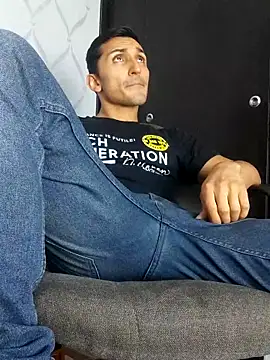 Snapshot of Marck_Muscle chatting on March 2025 02:50:01 AM Marck Muscle online show from March 2025 02:50:01 AM