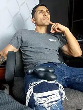 Snapshot of Marck_Muscle chatting on March 2025 01:08:02 AM Marck Muscle online show from March 2025 01:08:02 AM