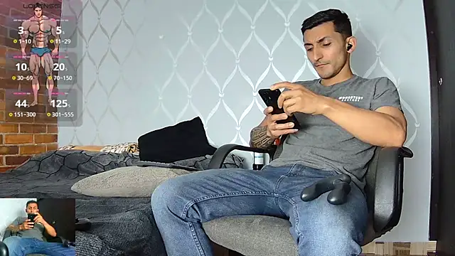 Snapshot of Marck_Muscle chatting on March 2025 12:26:02 AM Marck Muscle online show from March 2025 12:26:02 AM