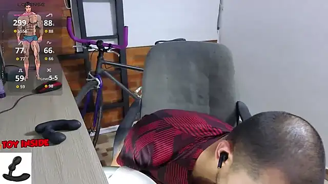 Snapshot of Marck_Muscle chatting on September 2025 02:55:02 AM Marck Muscle online show from September 2025 02:55:02 AM