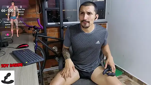 Snapshot of Marck_Muscle chatting on September 2025 11:08:02 PM Marck Muscle online show from September 2025 11:08:02 PM