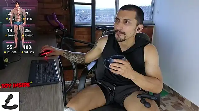 Snapshot of Marck_Muscle chatting on September 2025 10:57:02 PM Marck Muscle online show from September 2025 10:57:02 PM