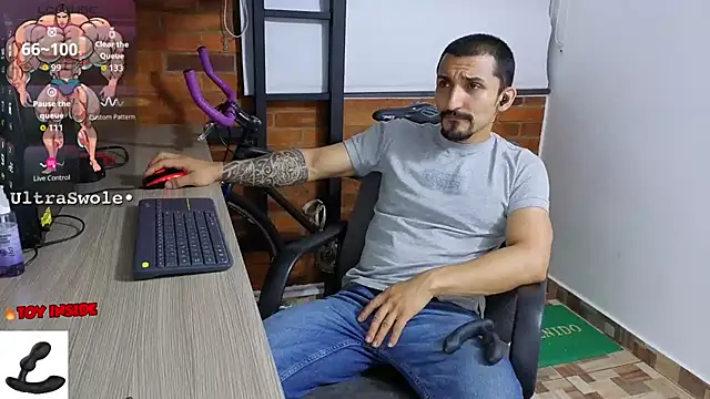 Snapshot of Marck_Muscle chatting on October 2025 03:14:02 AM Marck Muscle online show from October 2025 03:14:02 AM