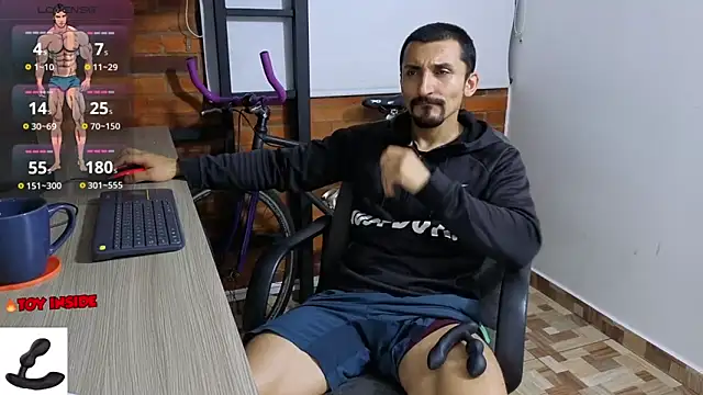 Snapshot of Marck_Muscle chatting on October 2025 12:10:01 AM Marck Muscle online show from October 2025 12:10:01 AM