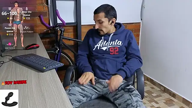 Snapshot of Marck_Muscle chatting on October 2025 03:40:02 AM Marck Muscle online show from October 2025 03:40:02 AM