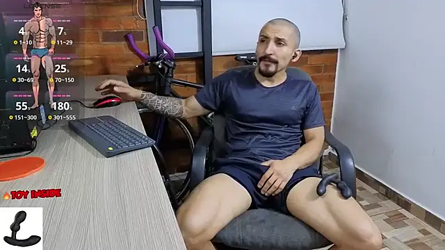 Snapshot of Marck_Muscle chatting on October 2025 01:31:01 AM Marck Muscle online show from October 2025 01:31:01 AM