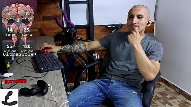 Snapshot of Marck_Muscle chatting on November 2025 01:14:02 AM Marck Muscle online show from November 2025 01:14:02 AM