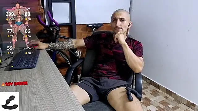 Snapshot of Marck_Muscle chatting on November 2025 11:21:02 PM Marck Muscle online show from November 2025 11:21:02 PM