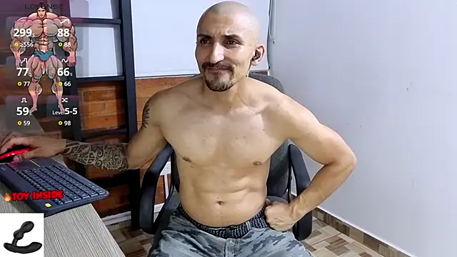 Snapshot of Marck_Muscle chatting on December 2025 01:54:01 AM Marck Muscle online show from December 2025 01:54:01 AM