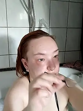 Isabella Geney online show from April 2026 01:14:02 PM