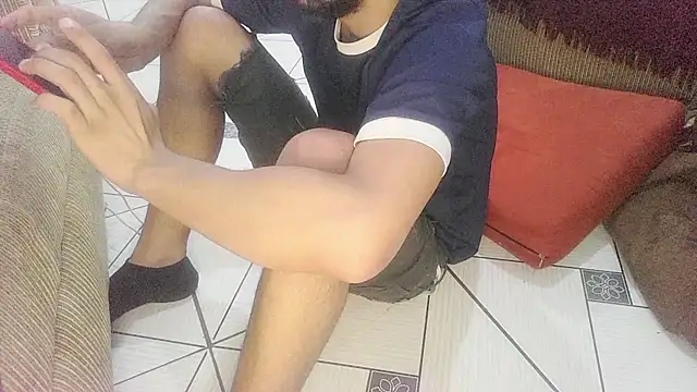 UncutToyBoy23cm online show from November 2025 04:52:01 PM