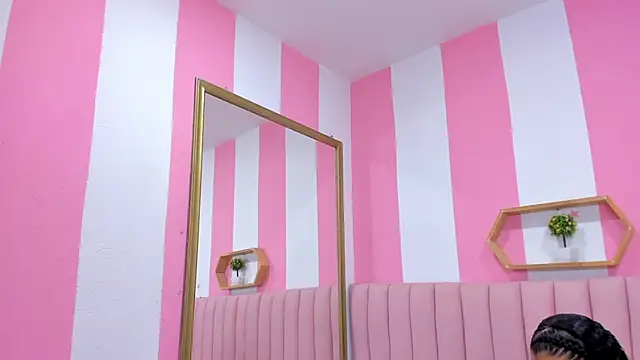 ISABELLA 020 online show from February 2025 12:25:02 PM