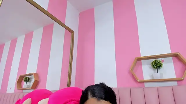 ISABELLA 020 online show from November 2025 01:54:02 PM