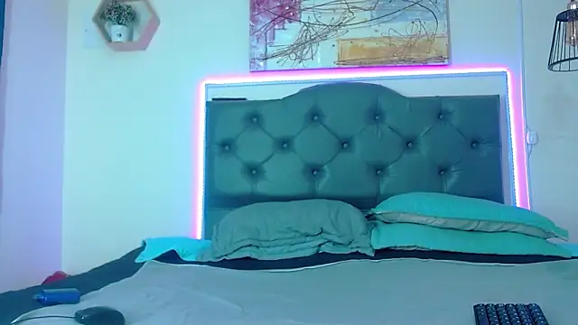 Kim clark1 online show from September 2025 02:50:02 PM