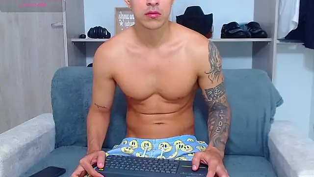 Tristan-bm online show from October 2025 11:40:02 AM