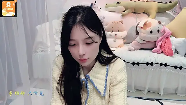 AKiKi711 online show from October 2025 04:30:02 PM