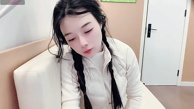 AKiKi711 online show from February 2026 04:20:01 AM