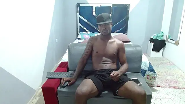 MiguelAngelxl online show from November 2025 11:48:01 PM