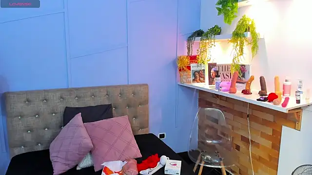 Georgina-coule online show from December 2024 12:38:01 PM