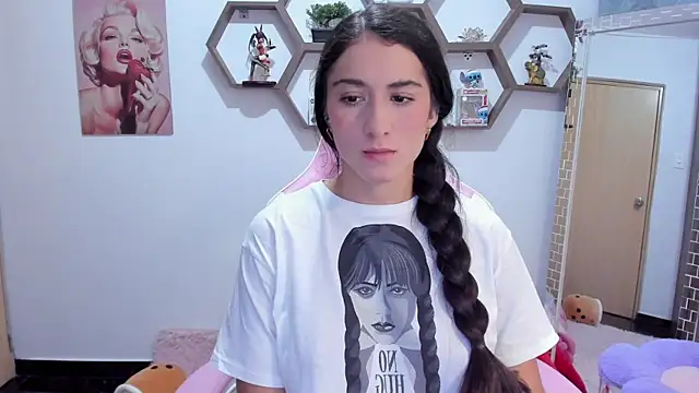 SharonSander online show from April 2026 12:43:02 AM