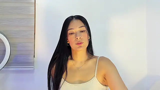 Snapshot of bella_hadid1_ chatting on February 2026 02:43:01 AM bella hadid1 online show from February 2026 02:43:01 AM