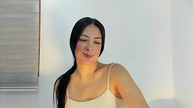 bella hadid1  online show from March 2026 12:26:02 AM