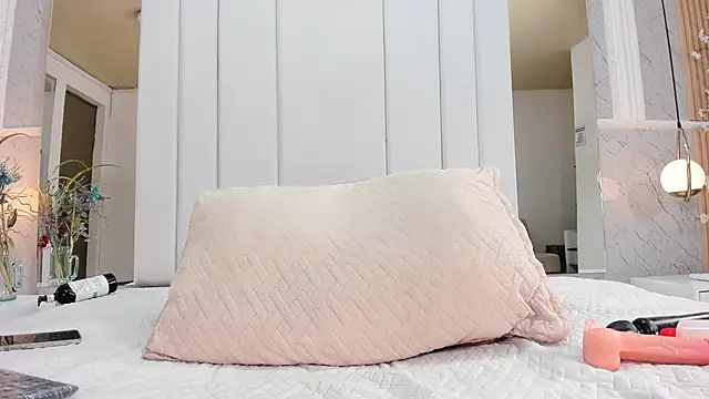 LiaObrien online show from February 2025 11:30:01 PM