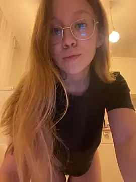 Eva Weyne online show from December 2024 07:14:01 PM