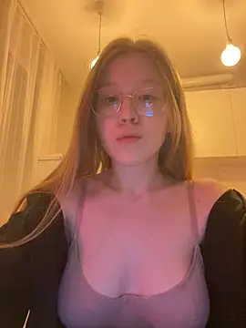 Eva Weyne online show from December 2024 04:52:01 PM