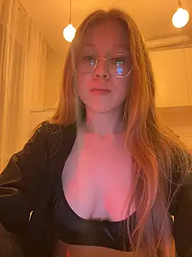 Eva Weyne online show from February 2025 05:33:01 PM