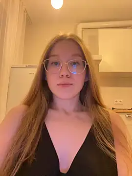 Eva Weyne online show from October 2025 08:22:02 PM