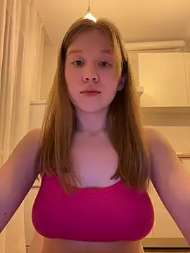 Snapshot of Eva_Weyne chatting on May 2026 08:13:02 PM Eva Weyne online show from May 2026 08:13:02 PM
