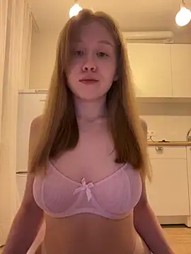 Snapshot of Eva_Weyne chatting on May 2026 07:55:02 PM Eva Weyne online show from May 2026 07:55:02 PM