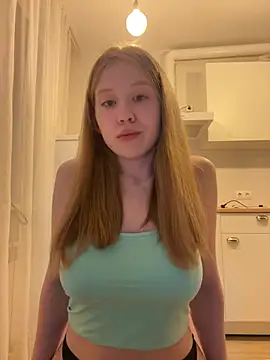 Snapshot of Eva_Weyne chatting on July 2026 09:50:01 PM Eva Weyne online show from July 2026 09:50:01 PM