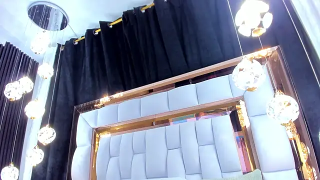 SarayRoyse online show from October 2025 07:36:02 PM