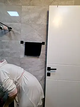 Esmertarcinim online show from February 2025 11:45:02 AM